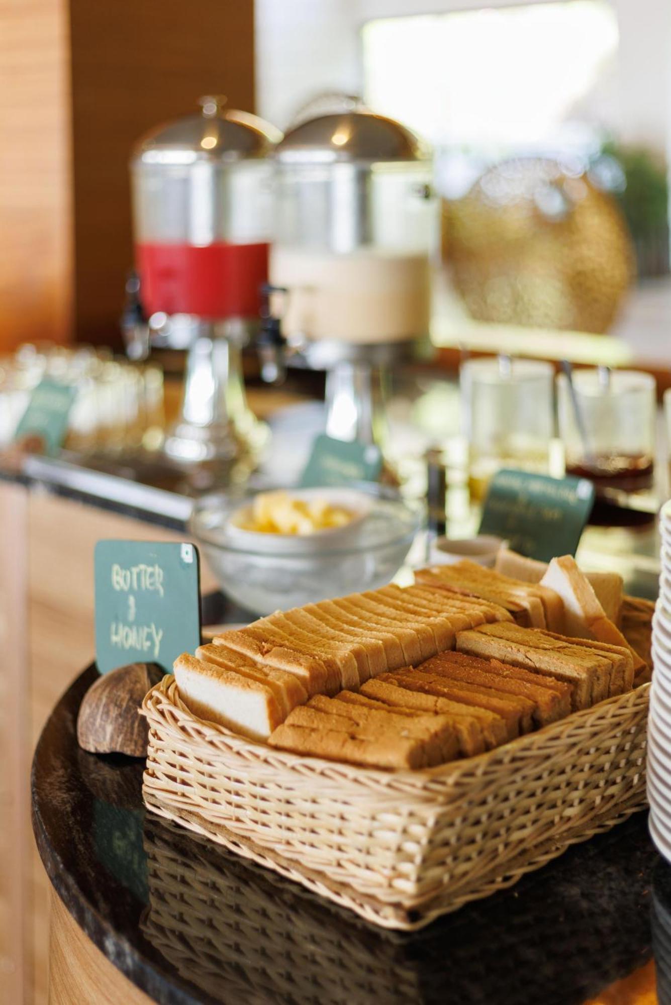 Amber Dale Luxury Hotel & Spa, Munnar Bagian luar foto
